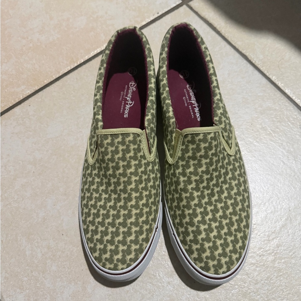 Disney Parks Olive Green Canvas Slip On Shoes Mickey Mouse Print Mens 10 - Picture 8 of 10